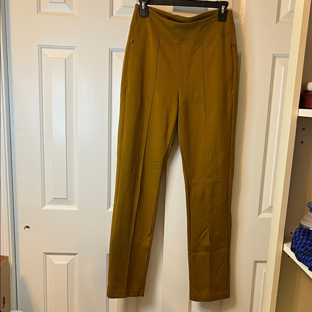 Athleta Eastbound Straight Pant Mustard Yellow Pleated With Zip Pockets Size 4